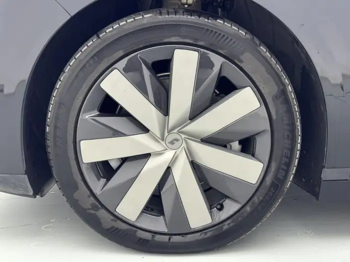Li Auto i6 2025 Model 4WD Standard Edition – фото 9
