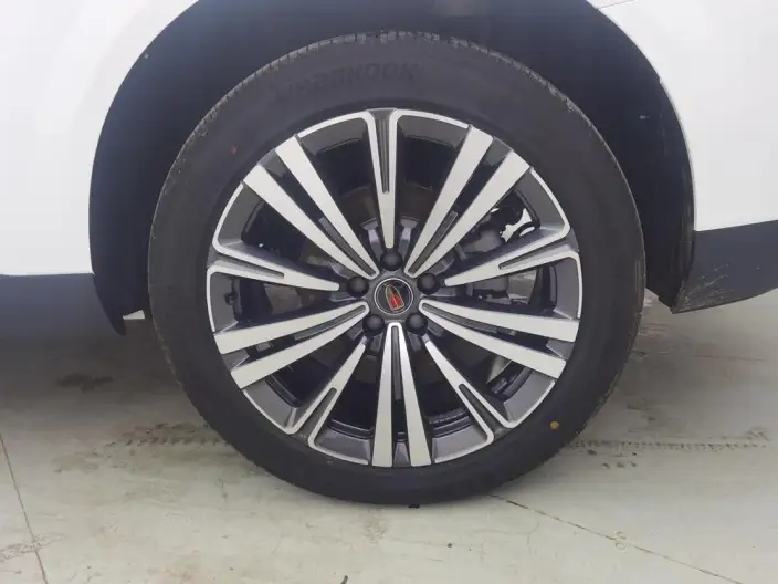 HONGQI HS6 PHEV 2026 Model 240 Smart Hybrid Edition – фото 9