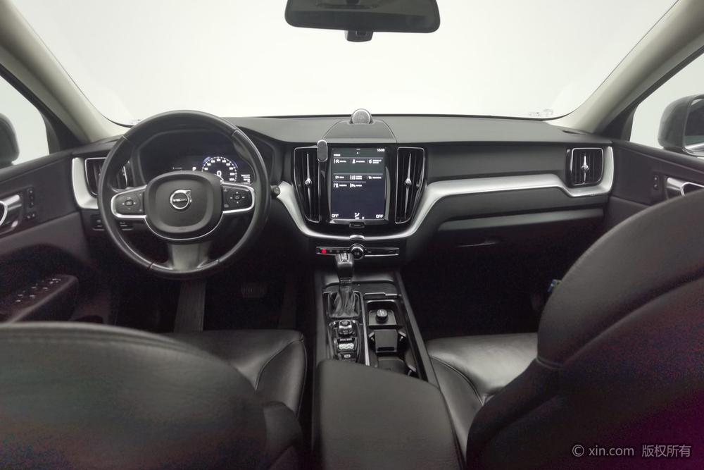 Volvo XC60 2020 T5 AWD Smart Luxury – фото 11