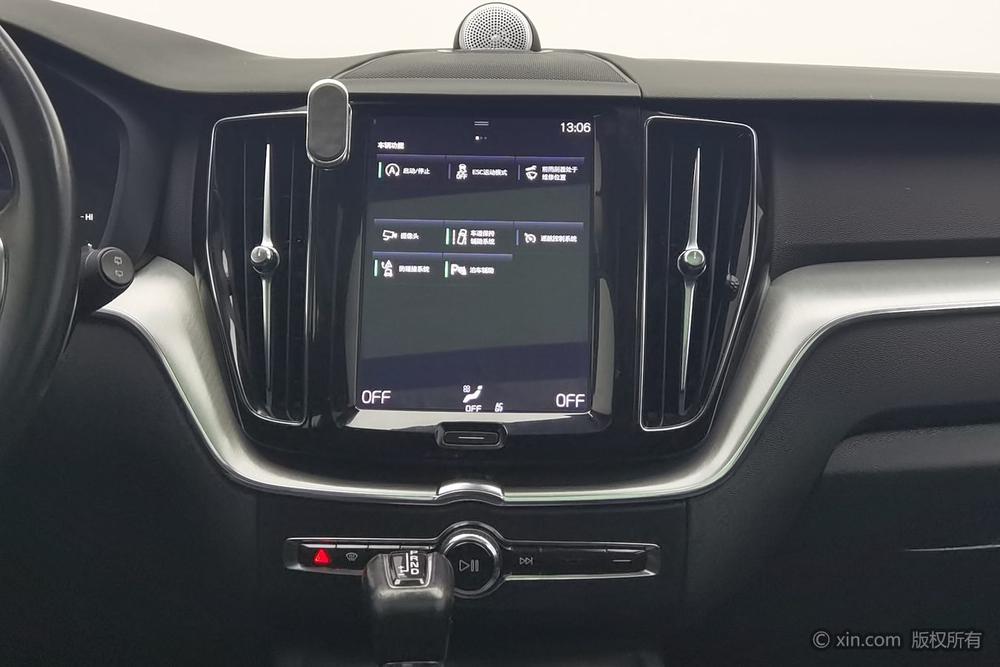 Volvo XC60 2020 T5 AWD Smart Luxury – фото 12