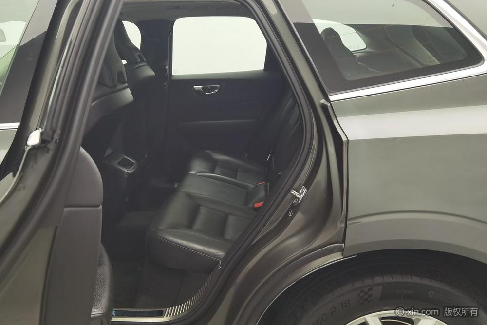 Volvo XC60 2020 T5 AWD Smart Luxury – фото 18