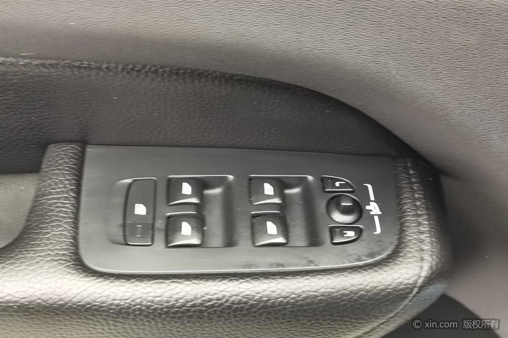 Volvo XC60 2020 T5 AWD Smart Luxury – фото 21