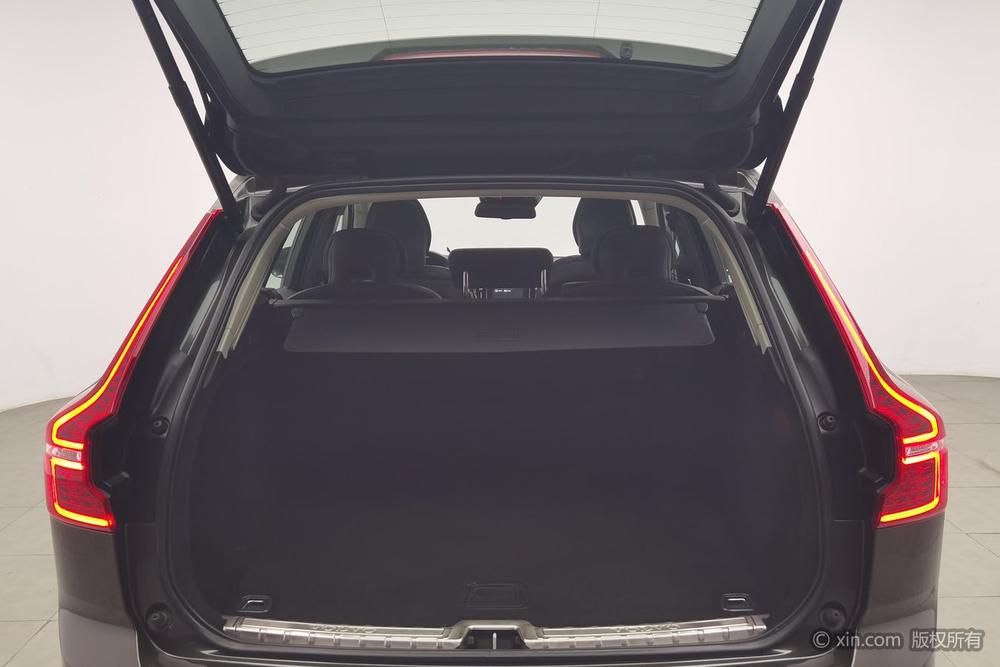 Volvo XC60 2020 T5 AWD Smart Luxury – фото 23