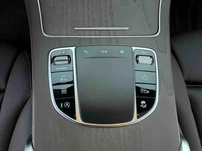 Mercedes-Benz GLC 2022 Model Facelift GLC 300 L 4MATIC Dynamic Model Collector Edition – фото 9