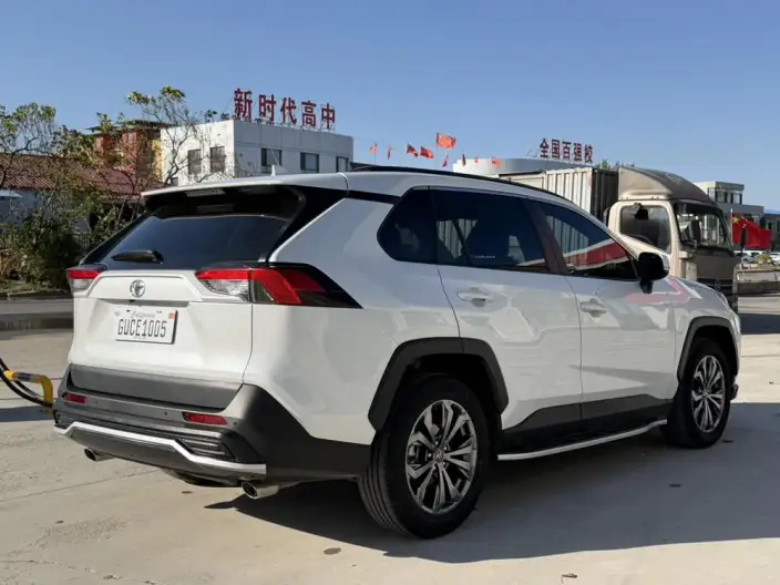 Toyota RAV4 2023 Model 2.0L CVT 2WD 20th Anniversary Platinum Memorial Edition – фото 6