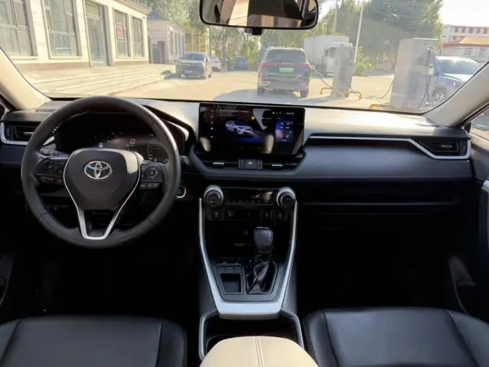 Toyota RAV4 2023 Model 2.0L CVT 2WD 20th Anniversary Platinum Memorial Edition – фото 7