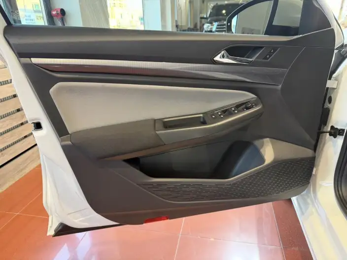 Volkswagen Bora 2023 Model 1.5L Automatic Smooth Ride Limited edition – фото 8