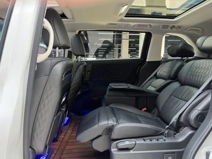 Honda Elysion 2022 Model 2.0L Hybrid Deluxe Edition – фото 9