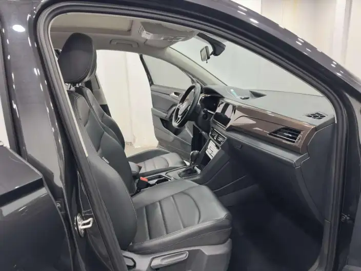 Volkswagen Tharu 2022 Model 280TSI 2WD Deluxe Edition – фото 8