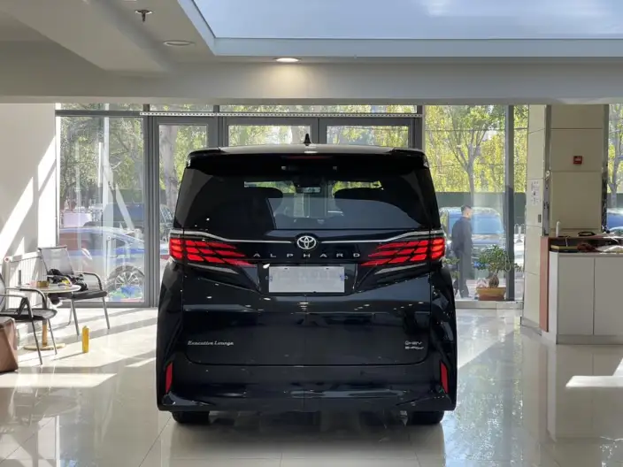 Elfa 2023 Model 2.5L Intelligent Hybrid 4WD Premium