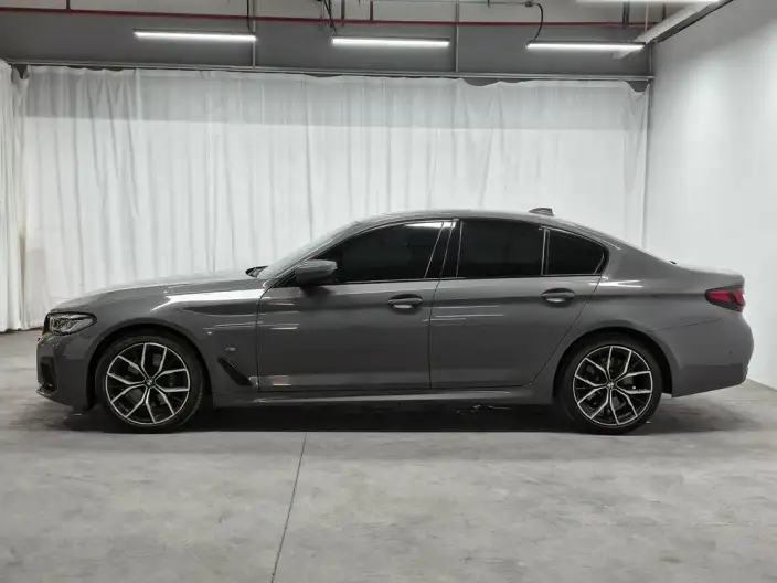 BMW 5 Series Imported 2022 Model Facelift 530i M Sports Set – фото 4