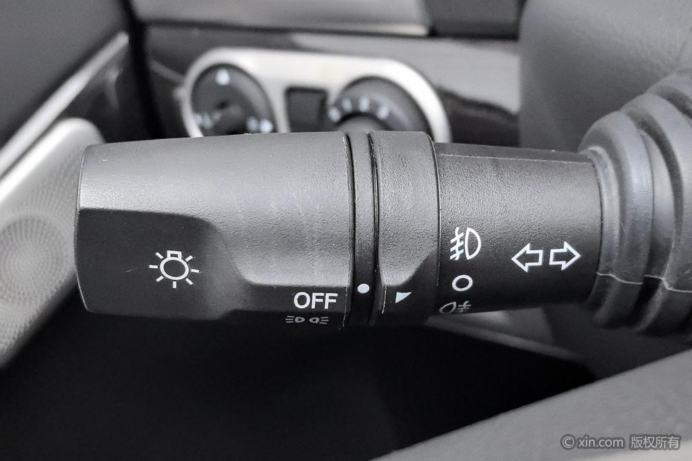 Chevrolet Captiva 2014 модификация 2.4L 2WD City Edition 7 seat – фото 17