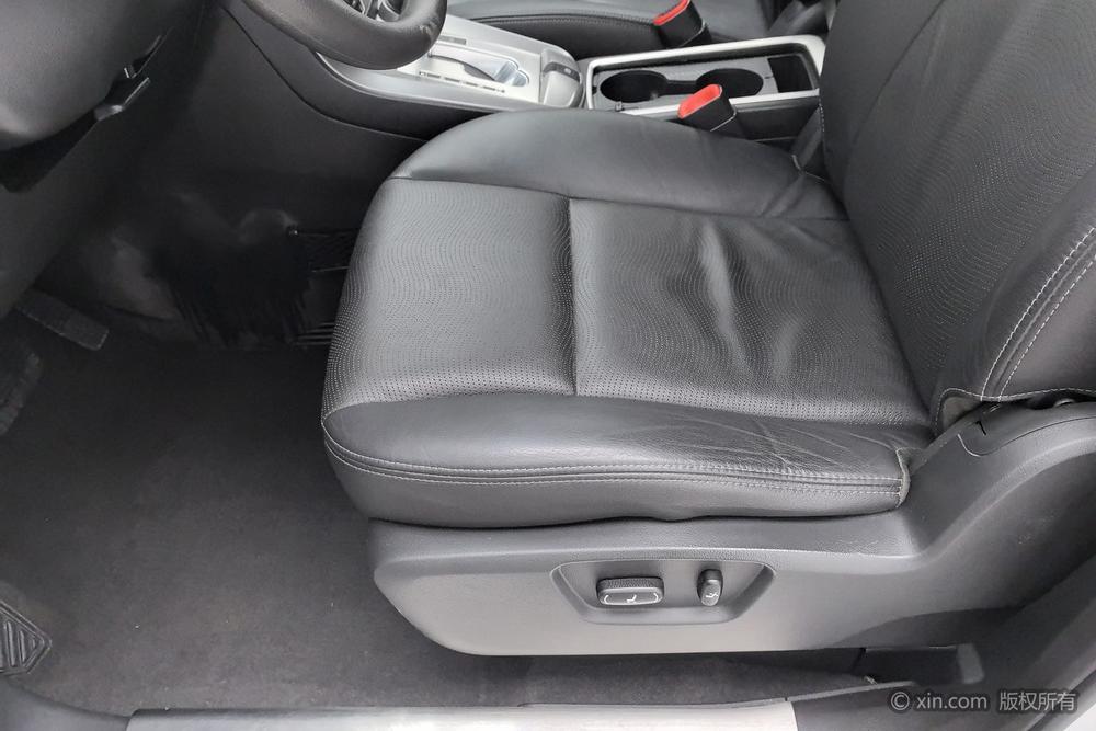 Chevrolet Captiva 2014 модификация 2.4L 2WD City Edition 7 seat – фото 19