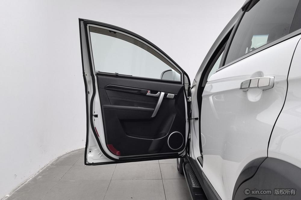 Chevrolet Captiva 2014 модификация 2.4L 2WD City Edition 7 seat – фото 22