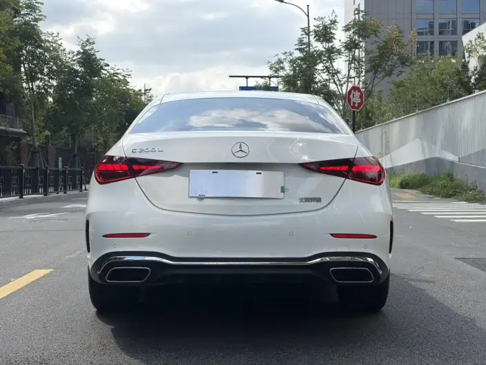 Mercedes-Benz C-Class 2025 Model C 200 L Sports Edition – фото 4