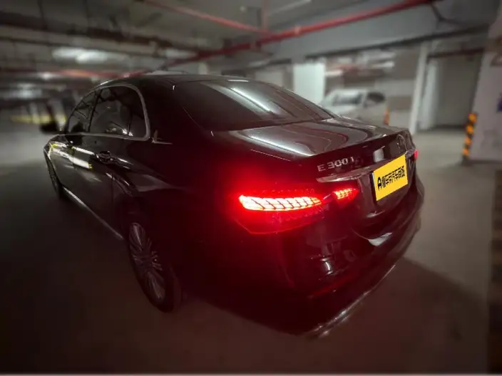 Mercedes-Benz E-Class 2023 Model E 300 L Luxury Model sedan – фото 4