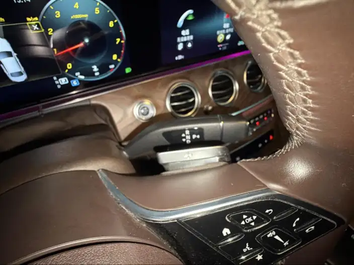 Mercedes-Benz E-Class 2023 Model E 300 L Luxury Model sedan – фото 9