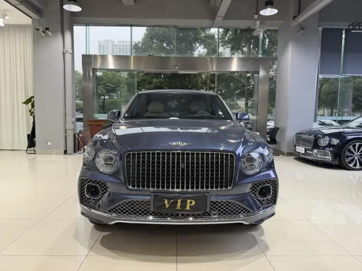 Bentayga 2023 Model 4.0T V8 Long wheelbase Yadu Edition