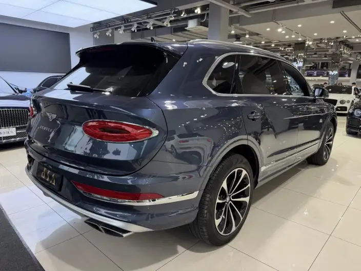 Bentayga 2023 Model 4.0T V8 Long wheelbase Yadu Edition
