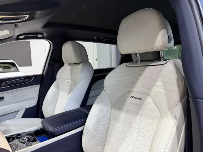 Bentayga 2023 Model 4.0T V8 Long wheelbase Yadu Edition – фото 8