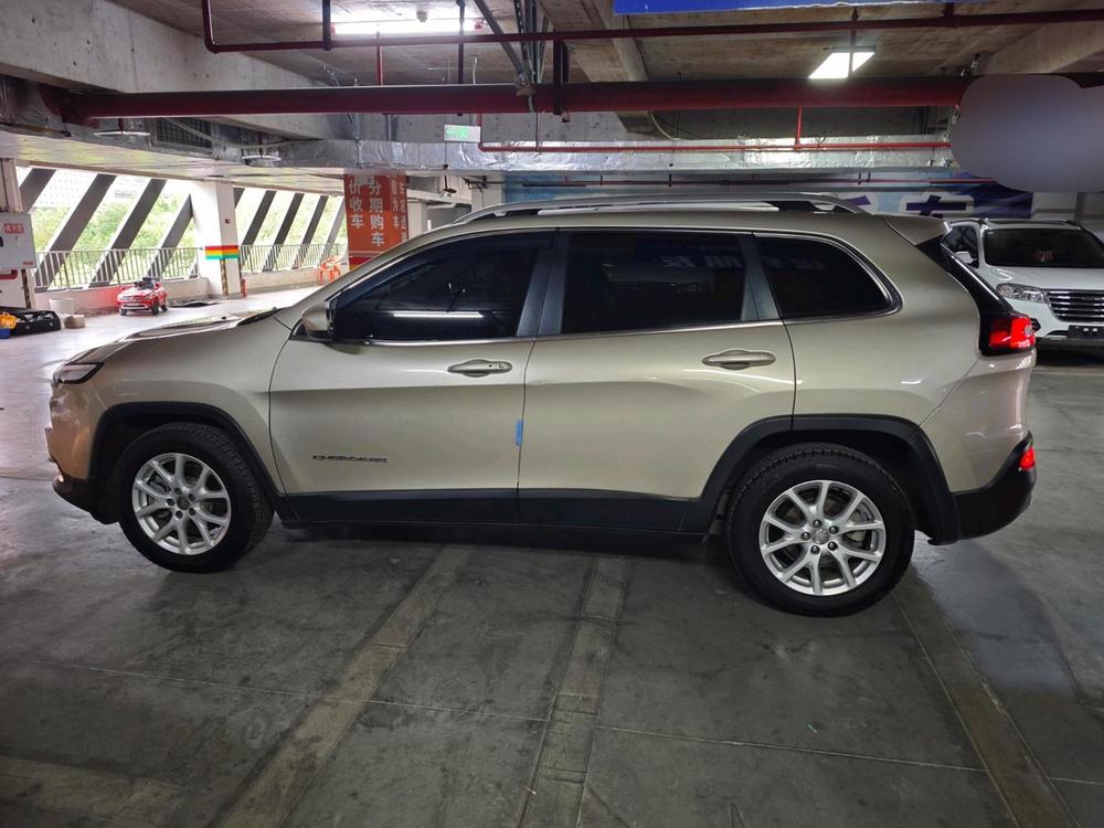 Jeep Cherokee 2017 2.4L Leading – фото 4