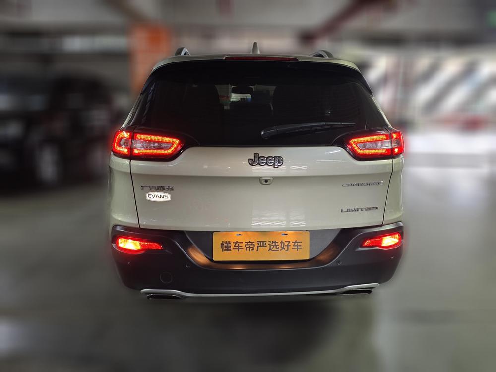 Jeep Cherokee 2017 2.4L Leading – фото 6