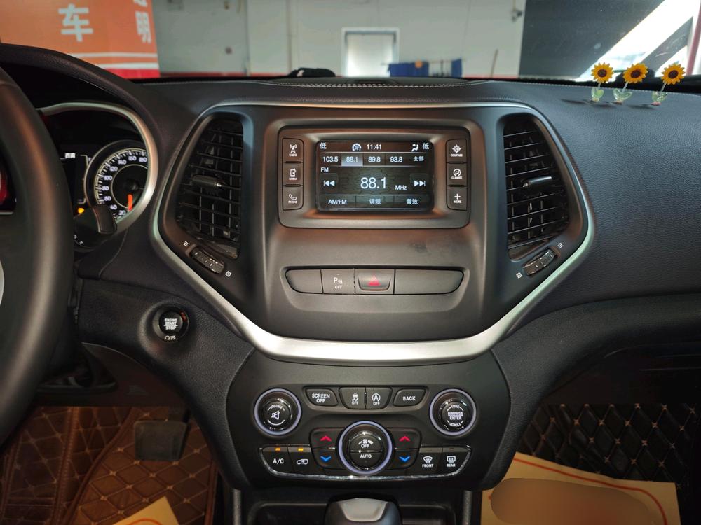 Jeep Cherokee 2017 2.4L Leading – фото 9