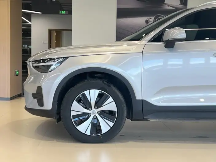 Volvo XC40 2024 Model B3 Smart Range Deluxe Edition – фото 7