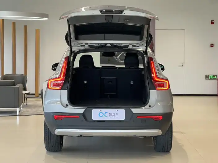 Volvo XC40 2024 Model B3 Smart Range Deluxe Edition – фото 8