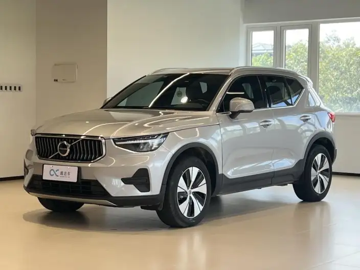 Volvo XC40 2024 Model B3 Smart Range Deluxe Edition