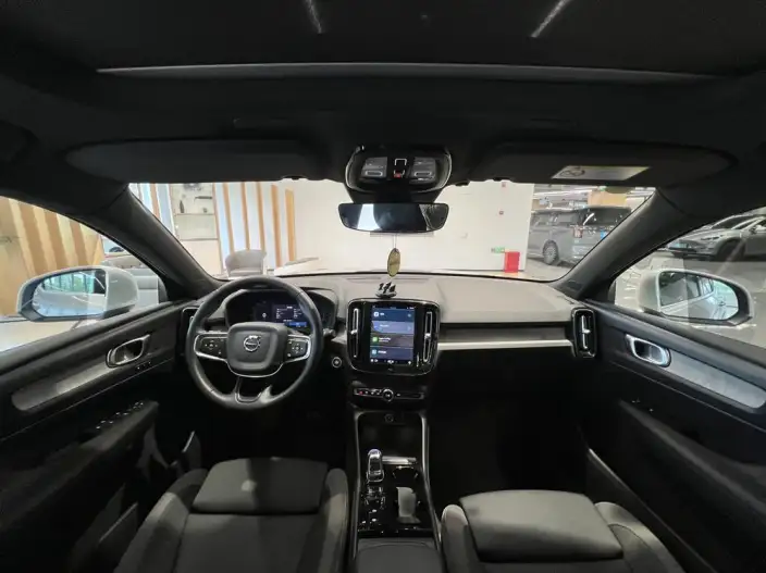 Volvo XC40 2024 Model B3 Smart Range Deluxe Edition – фото 9