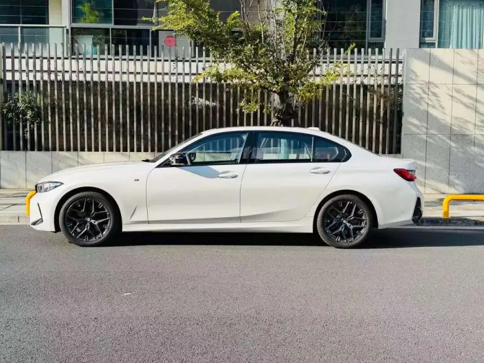BMW 3 Series 2025 Model 330Li M Sports Night Set – фото 3