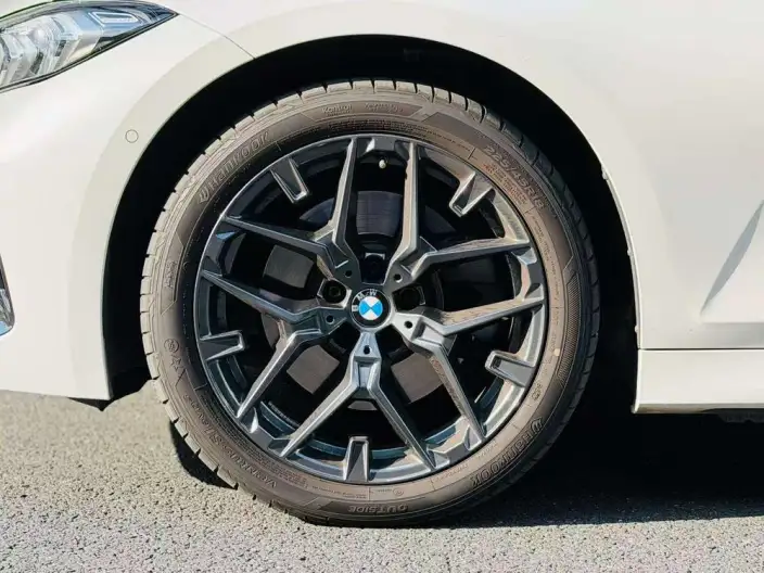 BMW 3 Series 2025 Model 330Li M Sports Night Set – фото 8