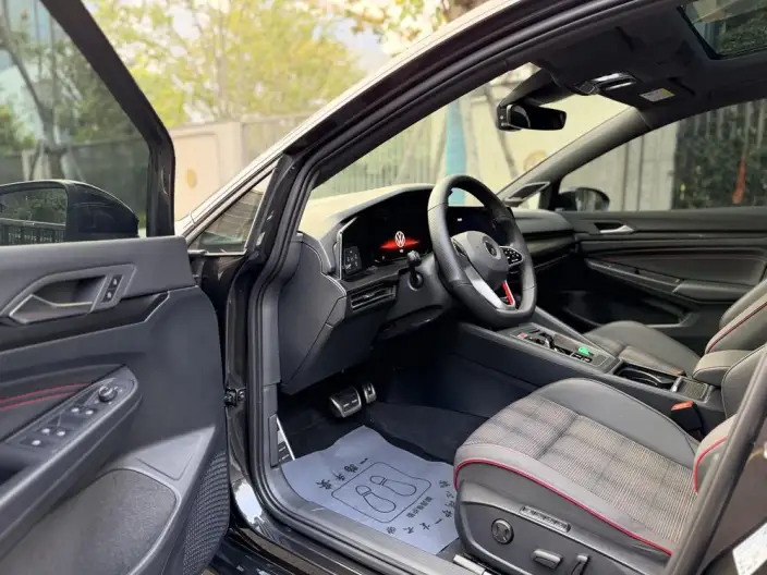 Volkswagen Golf GTI 2021 Model 380TSI DSG GTI – фото 8