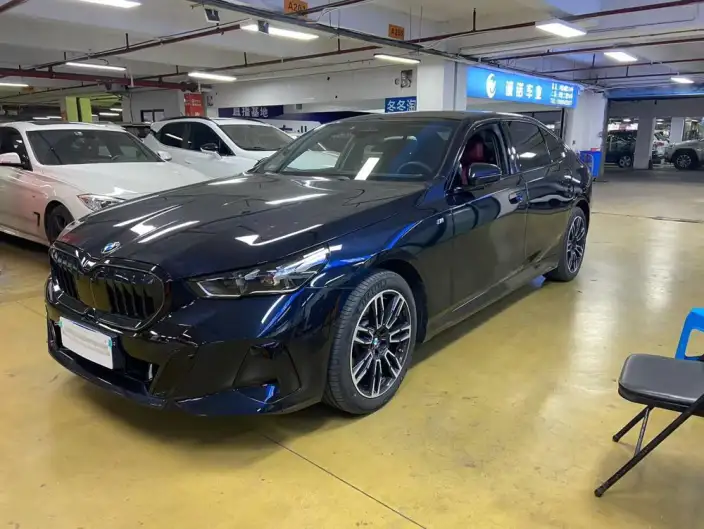 BMW 5 Series 2025 Model 530Li Leading Model M Sports Set – фото 1