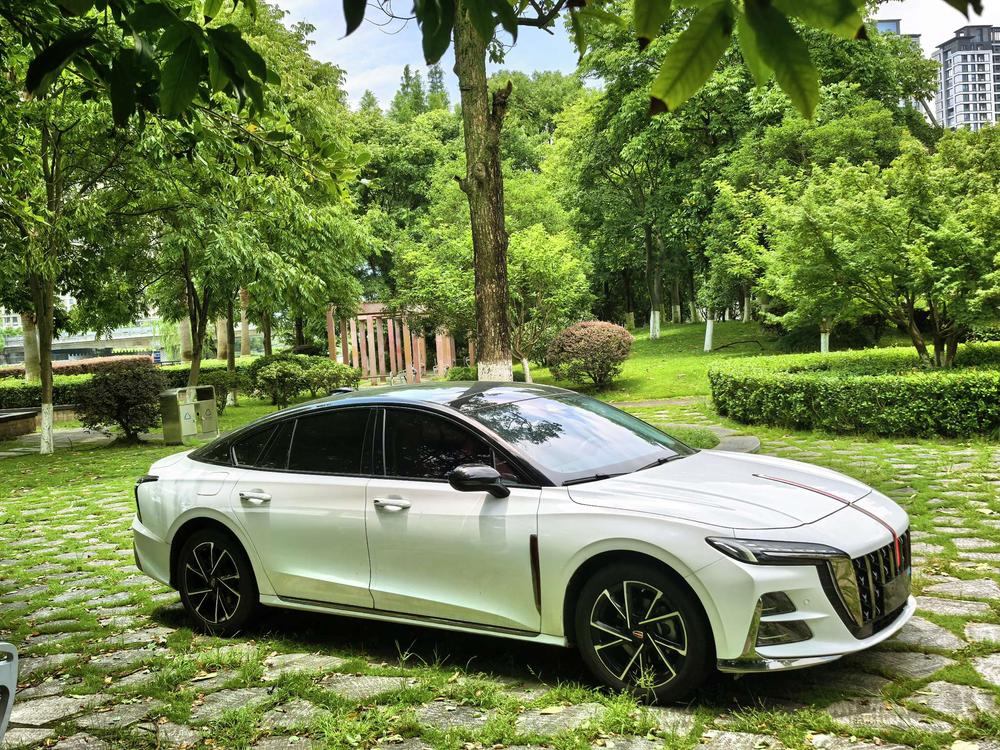 HONGQI H6 2024 2.0T Beautiful Edition – фото 3