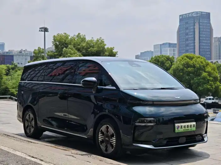 L EV C L380 2024 Model 140kWh 6 seat 4WD Ultra
