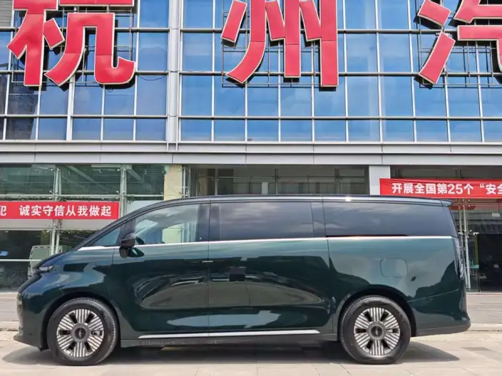 L EV C L380 2024 Model 140kWh 6 seat 4WD Ultra
