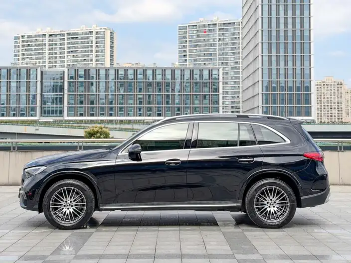 Mercedes-Benz GLC 2024 Model Facelift GLC 300 L 4MATIC Dynamic Model 5 seat – фото 3