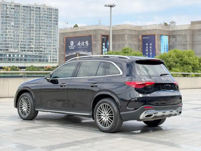 Mercedes-Benz GLC 2024 Model Facelift GLC 300 L 4MATIC Dynamic Model 5 seat – фото 4