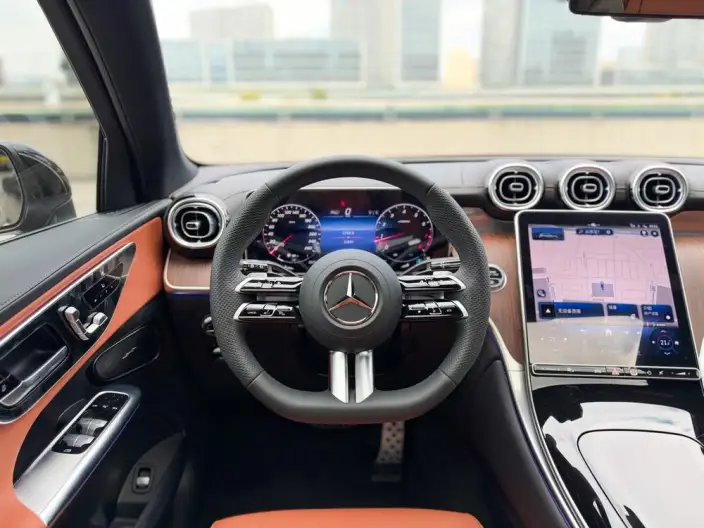 Mercedes-Benz GLC 2024 Model Facelift GLC 300 L 4MATIC Dynamic Model 5 seat – фото 8