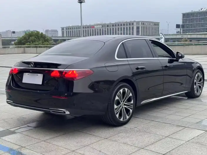 Mercedes-Benz E-Class 2025 Model E 300 L Fashion Model sedan – фото 6