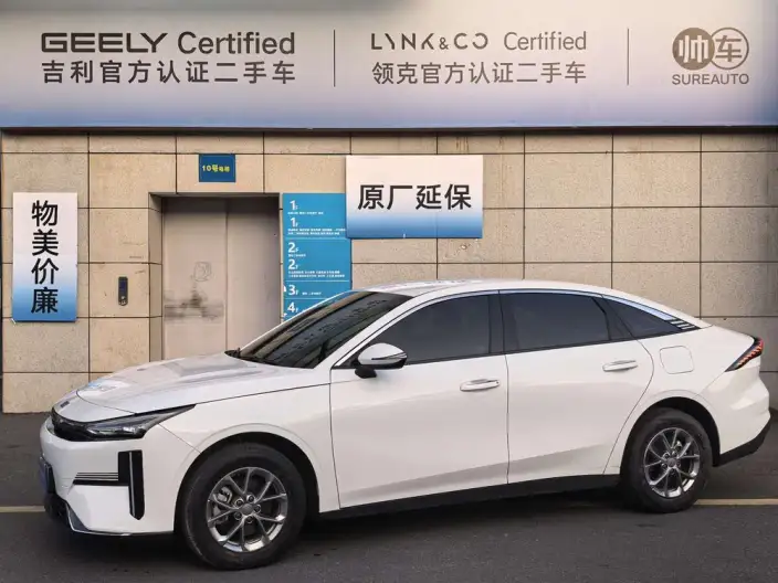 Geely Galaxy L6 2025 Model 1.5 EM-i DHT 60KM Voyage Edition