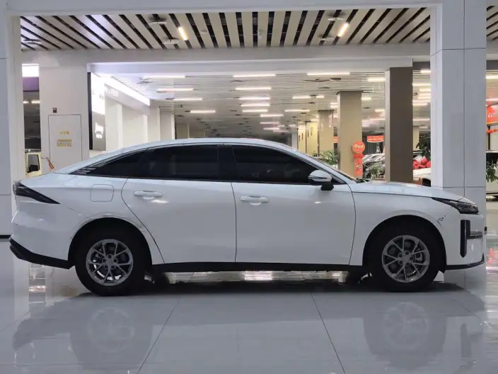 Geely Galaxy L6 2025 Model 1.5 EM-i DHT 60KM Voyage Edition – фото 8
