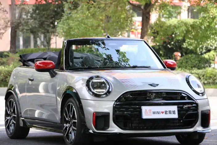 MINI JCW 2025 Model JOHN COOPER WORKS CABRIO – фото 3