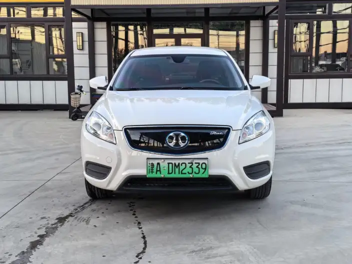 BAIC New Energy EU 2018 Model EU Kuaihuan Le Tour Edition – фото 2