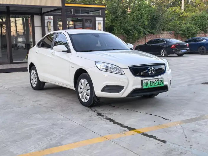 BAIC New Energy EU 2018 Model EU Kuaihuan Le Tour Edition – фото 3