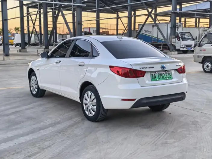 BAIC New Energy EU 2018 Model EU Kuaihuan Le Tour Edition – фото 4