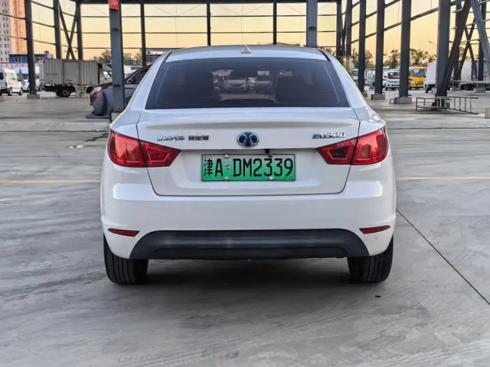 BAIC New Energy EU 2018 Model EU Kuaihuan Le Tour Edition – фото 5