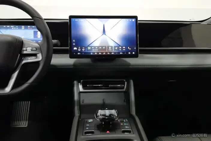 QinL DM 2025 Model Smart Driving Edition DM-i 80KM Leading Model – фото 9